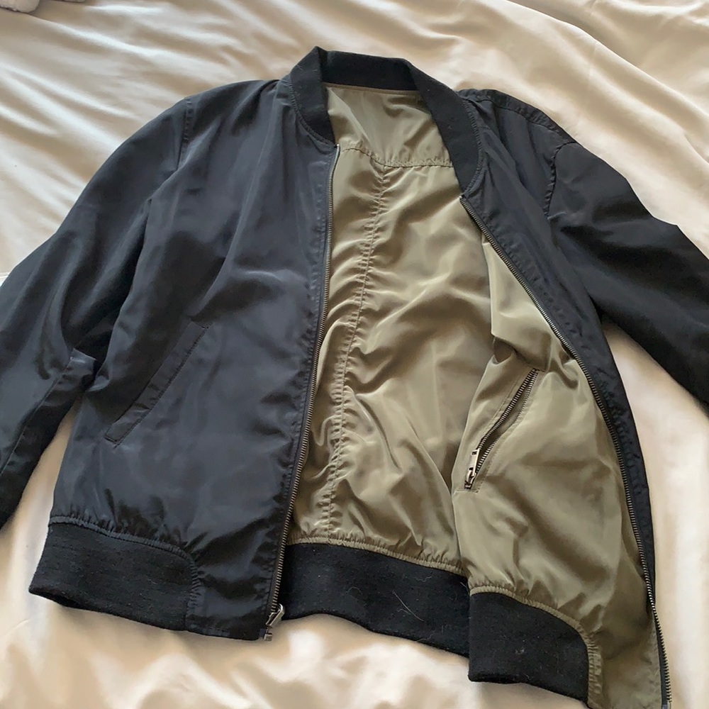 Reversible bomber jacket
